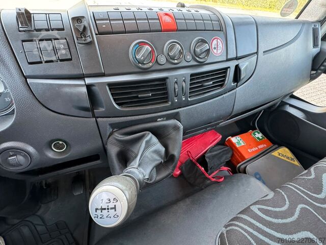 Pick-up furgonas IVECO 75E16 Pritsche mit Kran Fassi