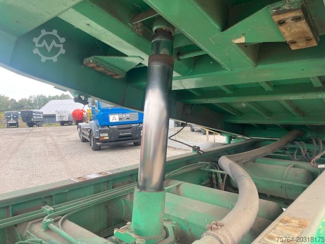 Tresidet tipvognstrailer  30m³ Heitling Getreidekipper/Schleuse/Kompressor
