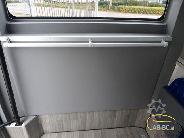 Međugradski autobus MERCEDES-BENZ eSprinter 14 Sitze Electric Range: 300 km