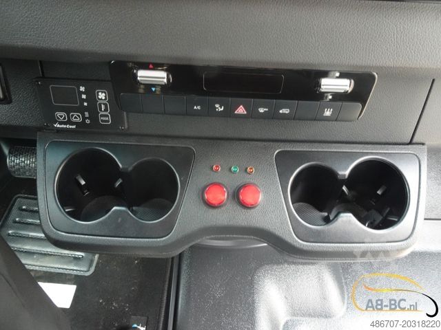 Međugradski autobus MERCEDES-BENZ eSprinter 14 Sitze Electric Range: 300 km