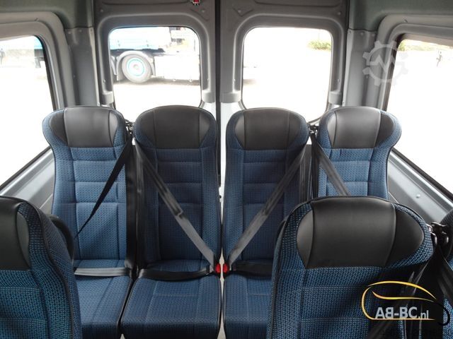 Autobus za međugradski prevoz MERCEDES-BENZ eSprinter 17 Sitze Electric Range: 465 km