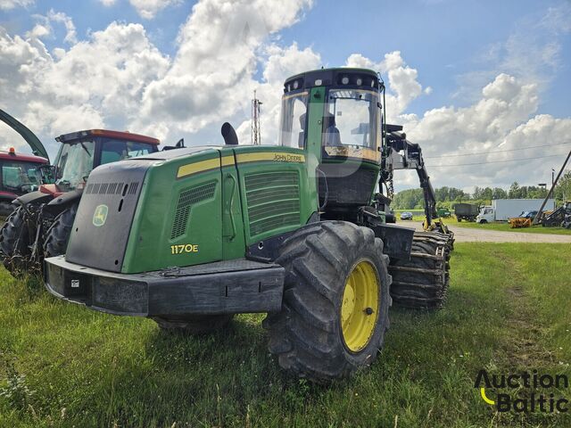 फ़सल काटने की मशीन John Deere 1170 E