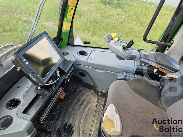 फ़सल काटने की मशीन John Deere 1170 E