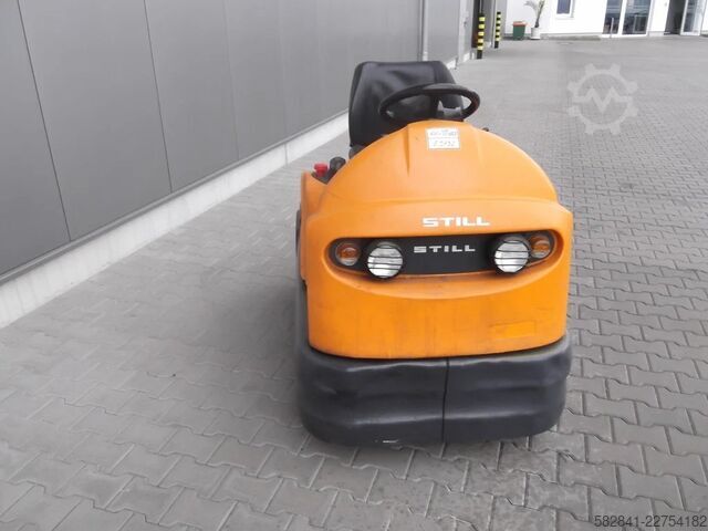 Tažný traktor STILL R