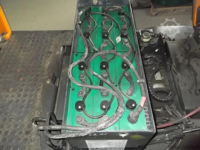 Tažný traktor STILL R