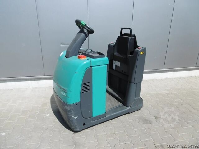 Traktor penarik JUNGHEINRICH EZS 350