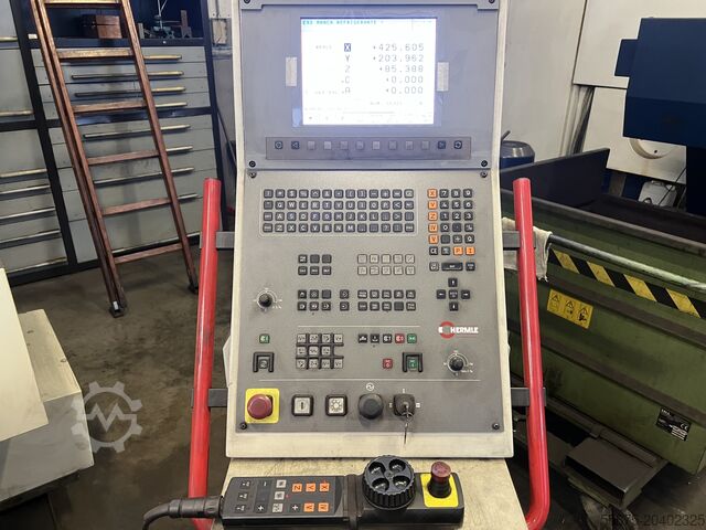 вертикален обработващ център с 5 оси HERMLE C800U