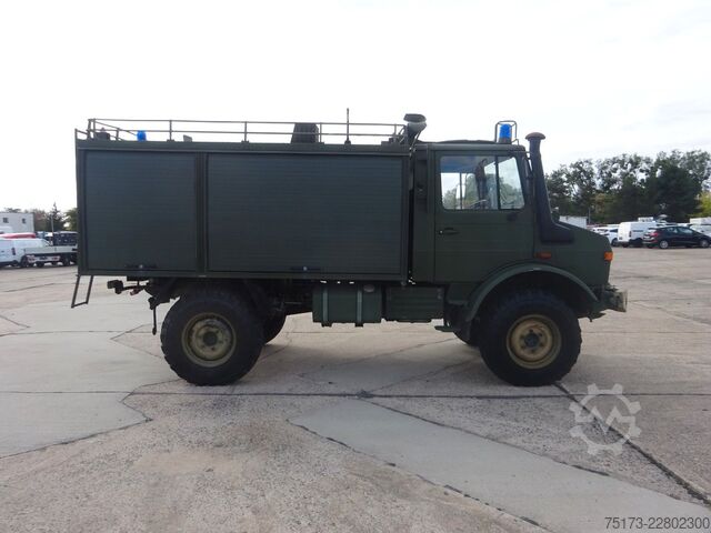 진공 탱크 트럭 UNIMOG U1300L Feuerwehr Gerätewagen