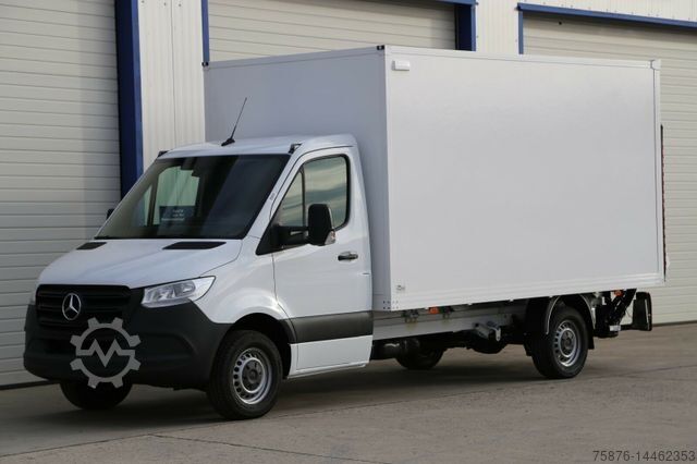 Transporter mit Koffer MERCEDES-BENZ Sprinter Koffer Ladebordwand 410x210x210