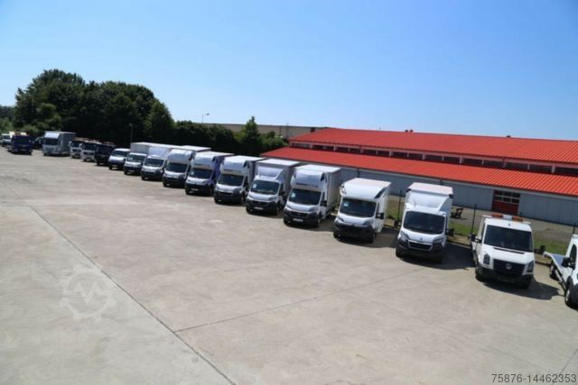 Transporter mit Koffer MERCEDES-BENZ Sprinter Koffer Ladebordwand 410x210x210