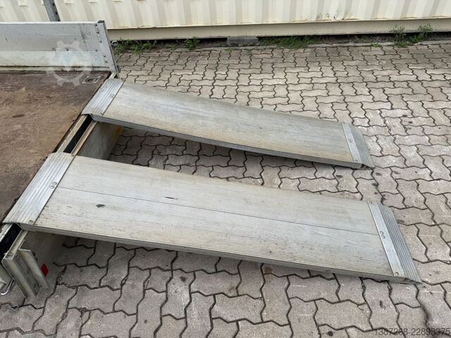 Treler pengangkut rendah KOCH Baumaschinenanhänger / Rampen / TÜV Januar 2027