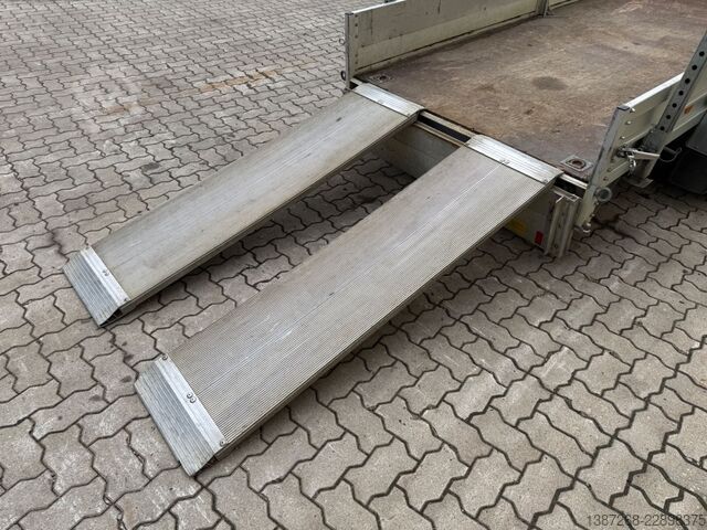 Treler pengangkut rendah KOCH Baumaschinenanhänger / Rampen / TÜV Januar 2027