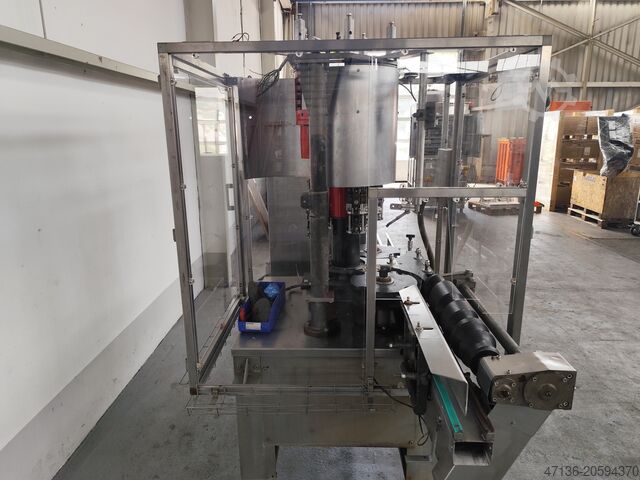 Fechadora de rosca com 5 cabeças Datz