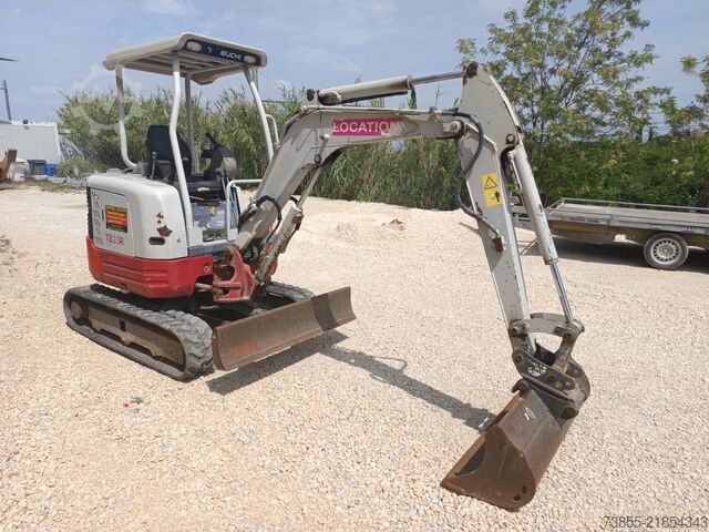 Minigrävare < 7t Takeuchi TB23R with 3 excavator buckets