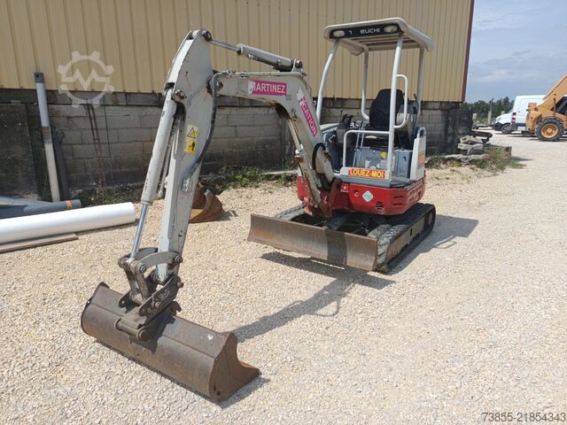 Minigrävare < 7t Takeuchi TB23R with 3 excavator buckets