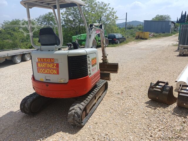 Minigrävare < 7t Takeuchi TB23R with 3 excavator buckets