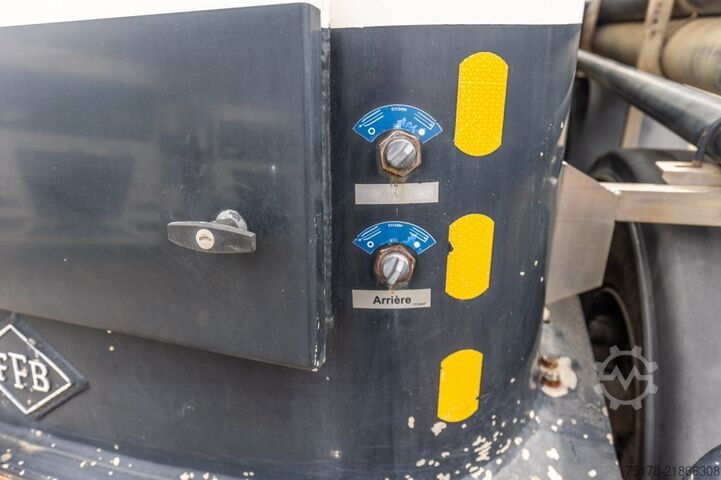 Silo FELDBINDER EUT 40.3- 40.000 L CEMENT/CIMENT/ZEMENT