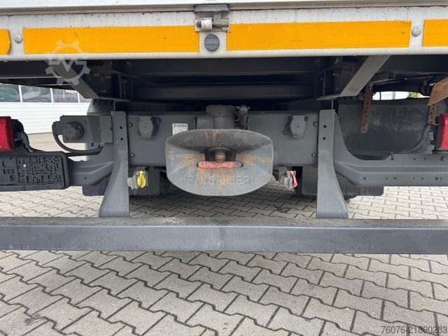 Kamion s ravnom platformom MERCEDES-BENZ Atego 1221 L Pritsche 6.2m Klima AHK