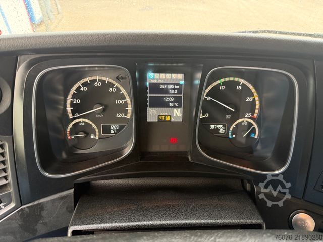Rashladni kamion MERCEDES-BENZ 2540 LL 6x2/4 Kühlkoffer 8.2m LBW 2,5t  Carrier