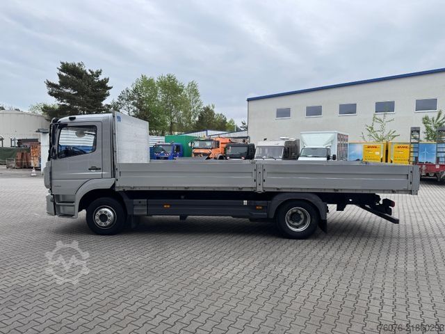 Kamion s ravnom platformom MERCEDES-BENZ Atego 1321 L Pritsche 6.2m Klima AHK
