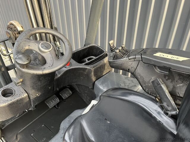 Chariot élévateur électrique à 4 roues Linde E16P-02