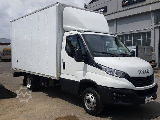 Transporter mit Koffer IVECO 35C14