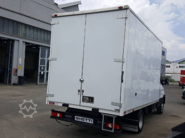Dubă cu caroserie tip cutie IVECO 35C14