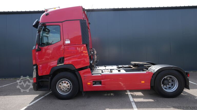 Standard-SZM Renault T 460 tractor unit 648.900KM