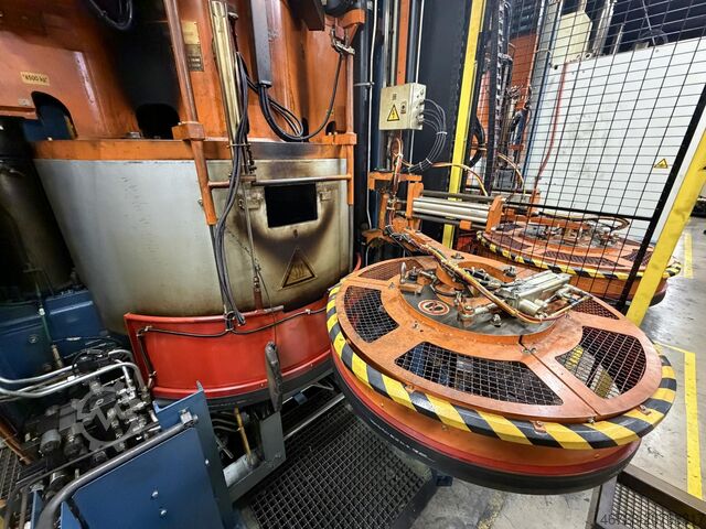 Hydraulic tire vulcanizing press Harburg-Freudenberger Maschinenbau GmbH MCP 52-180IC