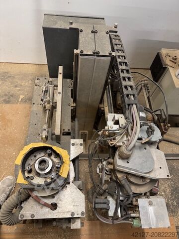 ट्रावर्स और एज बैंडिंग के लिए मशीनिंग सेंटर Homag Genius BAZ20/30/14/D