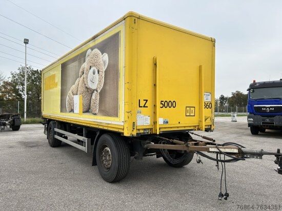 Kofferanhänger Saxas SAXAS, ANHäNGEWAGEN KOFFERAUFBAU MIT HEBEBüHNE