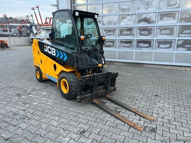 Viličar JCB TLT 35-22E Teletruck / nur 131h! / 2022 / SS