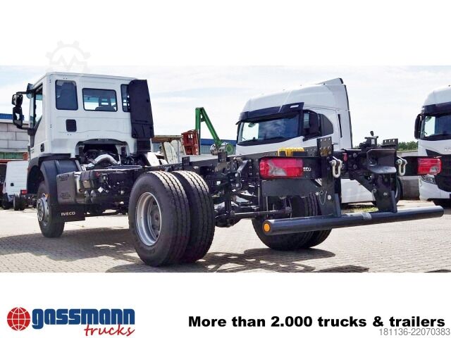 รถบรรทุกขนถ่ายตู้คอนเทนเนอร์แบบตะขอ (roll-off) Iveco EuroCargo ML150E32W 4x4