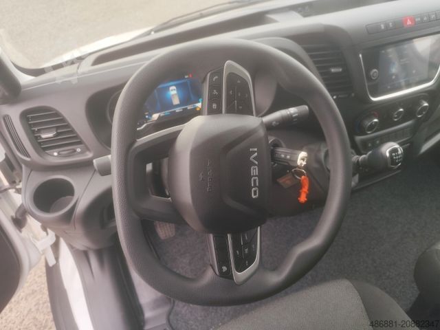 شاحنة صندوقية IVECO Daily 70C18