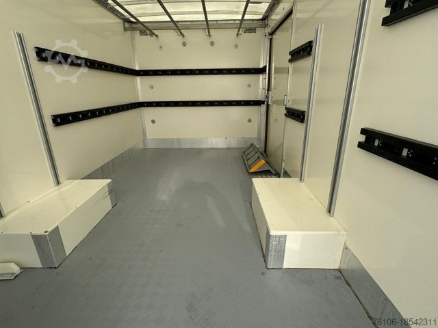 Transporter mit Koffer RENAULT Master Tiefrahmen Koffer *Kamera*Klima*