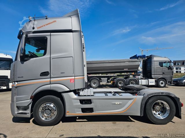 Камион за опасни материали MERCEDES-BENZ ACTROS 1846 * 2X NEBENANT. * ADR * ACC * 2X VORH