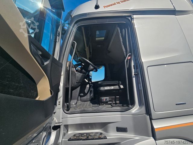 Камион за опасни материали MERCEDES-BENZ ACTROS 1846 * 2X NEBENANT. * ADR * ACC * 2X VORH