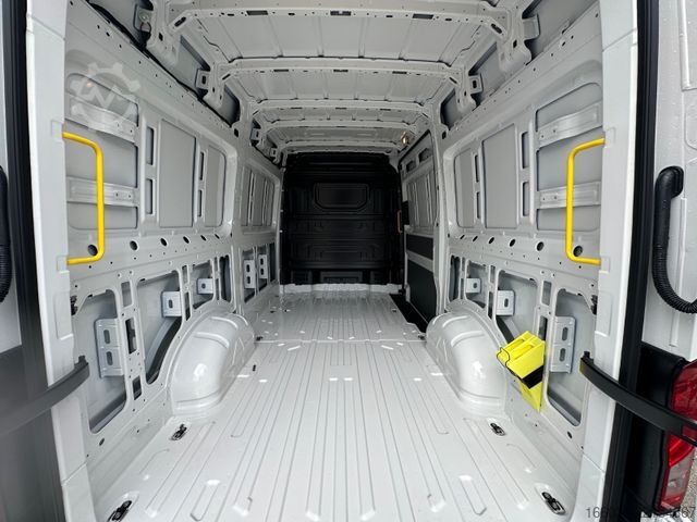 Korotettu pakettiauto VOLKSWAGEN Crafter Kombi Kasten 35 L3H3 AHK LED 270Türen
