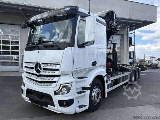 Autocarro ribaltabile MERCEDES-BENZ ACTROS 2551 6X2, PALFINGER-ABROLLKIPPER MIT SCHROTTKRAN,  LENK-LIFTACHSE, EURO 6