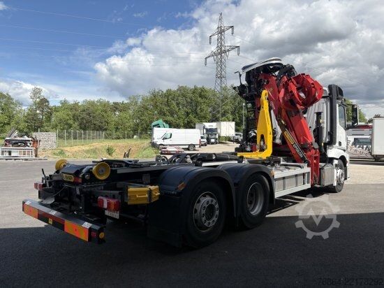 Autocarro ribaltabile MERCEDES-BENZ ACTROS 2551 6X2, PALFINGER-ABROLLKIPPER MIT SCHROTTKRAN,  LENK-LIFTACHSE, EURO 6