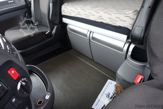 Autocarro forestale DAF XF 510 MIT PENZ LADEKRAN 15Z8.70 INKL. HOLZGREIFER 6X4