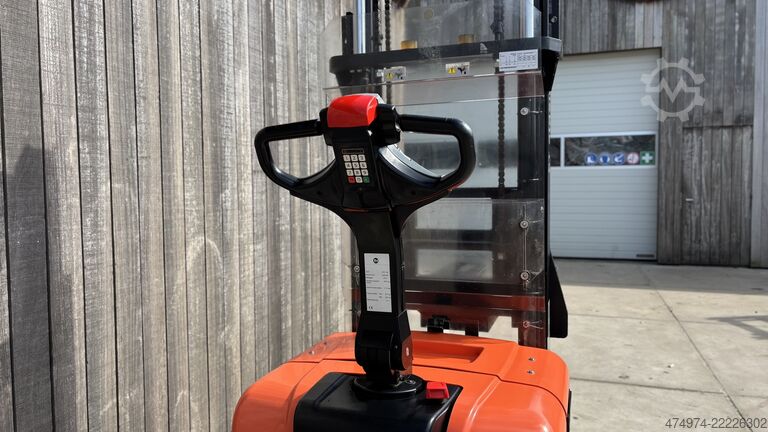 Manual stacker BT SPE 160