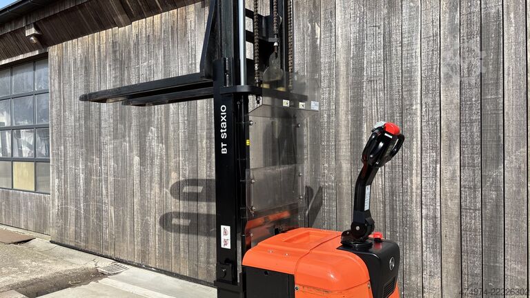 Manual stacker BT SPE 160