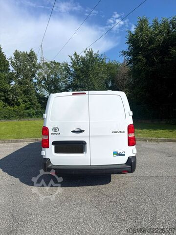 Mini kombi z izolacijo in hladilno enoto TOYOTA PROACE LONG 2.0 DIESEL