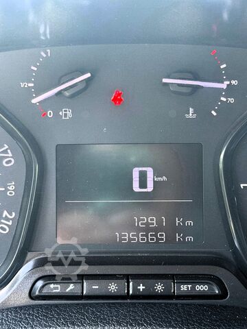 Mini kombi z izolacijo in hladilno enoto TOYOTA PROACE LONG 2.0 DIESEL