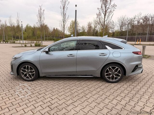 Xe buýt nhỏ KIA ProCeed GT-Line