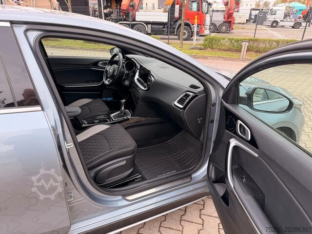 Xe buýt nhỏ KIA ProCeed GT-Line