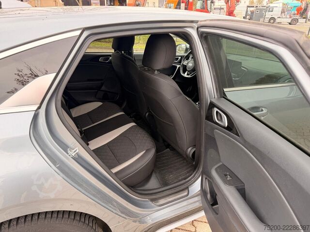 Xe buýt nhỏ KIA ProCeed GT-Line