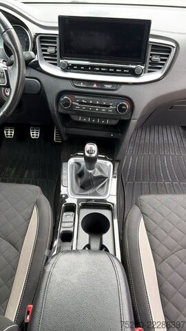 Xe buýt nhỏ KIA ProCeed GT-Line