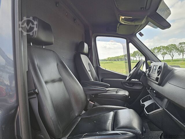  MERCEDES-BENZ SPRINTER 317 L2H2 Automaat Mbux